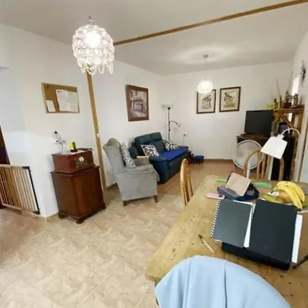 Beachfront With Heated Outdoor, Indoor Pool, Whirlpool, Sauna ! ホームステイ *