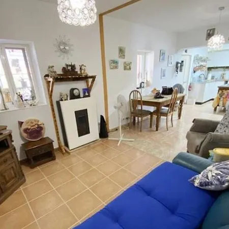 Beachfront With Heated Outdoor, Indoor Pool, Whirlpool, Sauna ! ホームステイ *