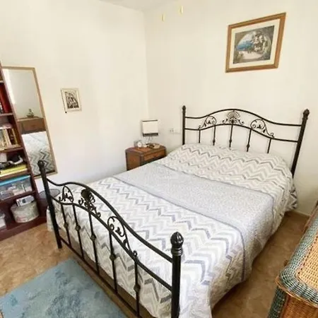 Beachfront With Heated Outdoor, Indoor Pool, Whirlpool, Sauna ! ホームステイ Duće